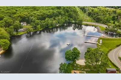19 W Shawnee Trl, Jefferson Township, NJ 07885 - Photo 36