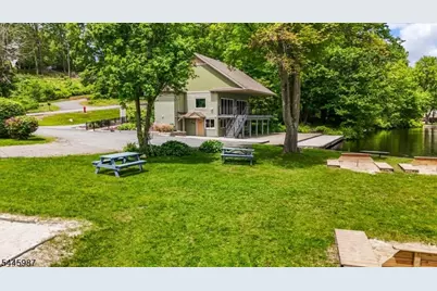 19 W Shawnee Trl, Jefferson Township, NJ 07885 - Photo 40