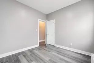 337 Leslie St, Newark, NJ 07112 - Photo 12