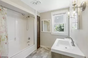 41 Elizabeth St, South Bound Brook Boro, NJ 08880 - Photo 18