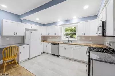 41 Elizabeth St, South Bound Brook Boro, NJ 08880 - Photo 14
