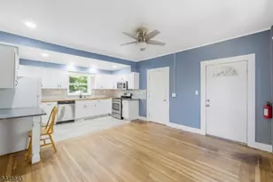 41 Elizabeth St, South Bound Brook Boro, NJ 08880 - Photo 10