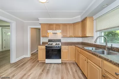 46 Hillside Ave, Chatham, NJ 07928 - Photo 10