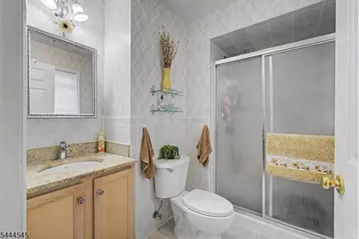 453 Huntington Rd, Union Township, NJ 07083 - Photo 14