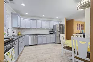 453 Huntington Rd, Union Township, NJ 07083 - Photo 8