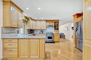 151 Cottage Pl W, Long Hill Township, NJ 07933 - Photo 16