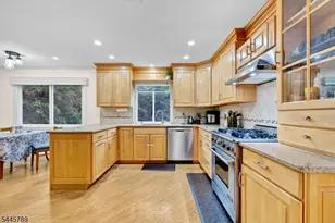151 Cottage Pl, Long Hill Township, NJ 07933 - Photo 16
