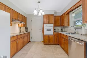 209 Spring Garden Rd, Holland Township, NJ 08848 - Photo 10