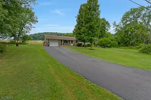 209 Spring Garden Rd, Holland Township, NJ 08848 - Photo 4