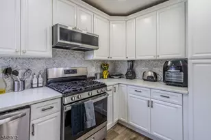113 S McKinley Ave, Woodbridge Township, NJ 08830 - Photo 12
