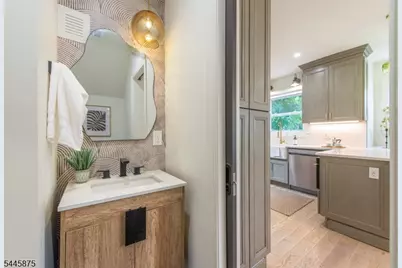 181 Valley Rd, Montclair, NJ 07042 - Photo 18