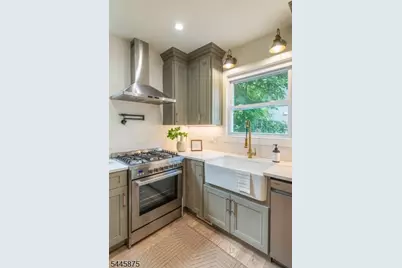 181 Valley Rd, Montclair, NJ 07042 - Photo 16