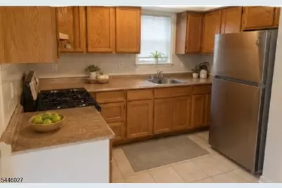 1025 Lafayette St, Elizabeth, NJ 07201 - Photo 2