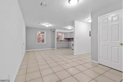 582 S 19th #1, Newark, NJ 07103 - Photo 12