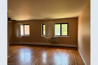 401 Highway22B33U8 #H, North Plainfield, NJ 07060 - Photo 6