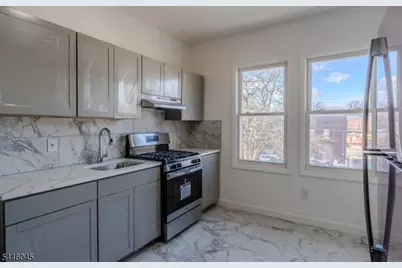 86-88 Abinger Pl #2R, Newark, NJ 07106 - Photo 1