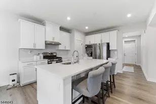 22 Oakwood Blvd, Union Township, NJ 08827 - Photo 6
