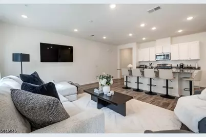 734 Station Rd, Dunellen, NJ 08812 - Photo 8