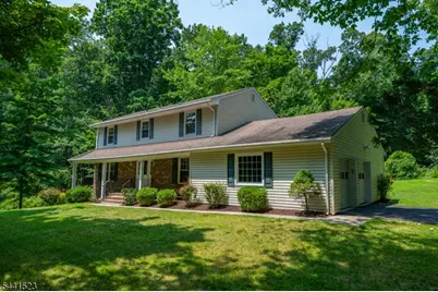 4 Tracey Ln, Sparta Township, NJ 07871 - Photo 1
