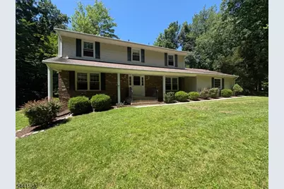 4 Tracey Ln, Sparta Township, NJ 07871 - Photo 2