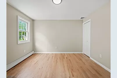 27 Kenter Pl, Clifton, NJ 07012 - Photo 8
