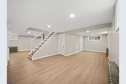 27 Kenter Pl, Clifton, NJ 07012 - Photo 16