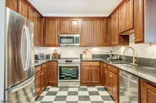 7312 Coventry Ct, Riverdale, NJ 07457 - Photo 8