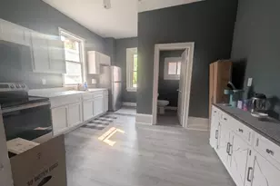 304 Front St, Belvidere, NJ 07823 - Photo 2