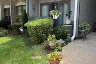 131 Irving Pl, Bernards Township, NJ 07920 - Photo 2