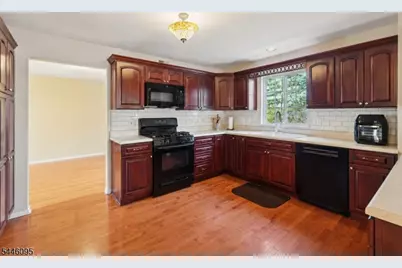 15 Ryan Ln, Lincoln Park, NJ 07035 - Photo 8