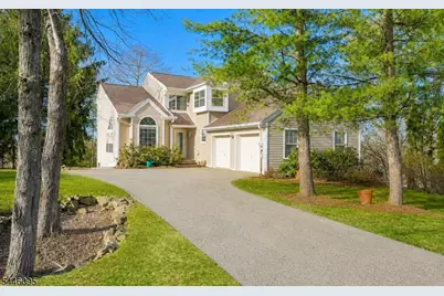 15 Ryan Ln, Lincoln Park, NJ 07035 - Photo 2