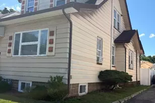21 Civic Pl, Bloomfield, NJ 07003 - Photo 2