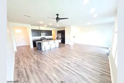82 Depot Way, Dunellen, NJ 08812 - Photo 4