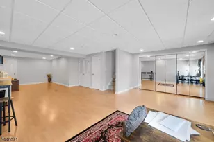 19 Gordon Cir, Parsippany, NJ 07054 - Photo 20