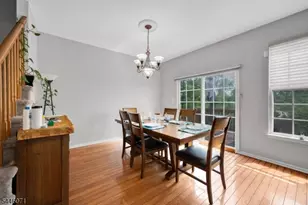 19 Gordon Cir, Parsippany, NJ 07054 - Photo 10
