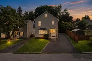 9 Chestnut St, Sussex, NJ 07461 - Photo 1