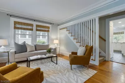 11 Windsor Pl, Montclair, NJ 07043 - Photo 4