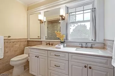 11 Windsor Pl, Montclair, NJ 07043 - Photo 18