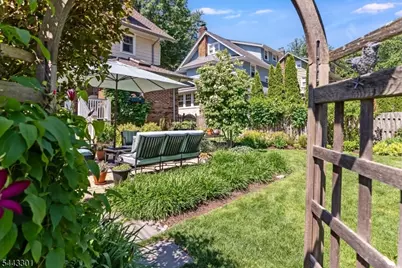 11 Windsor Pl, Montclair, NJ 07043 - Photo 34