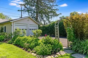 11 Windsor Pl, Montclair, NJ 07043 - Photo 38