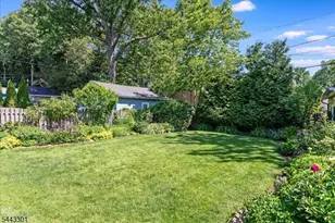 11 Windsor Pl, Montclair, NJ 07043 - Photo 28