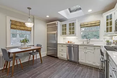 11 Windsor Pl, Montclair, NJ 07043 - Photo 12