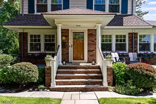 11 Windsor Pl, Montclair, NJ 07043 - Photo 2