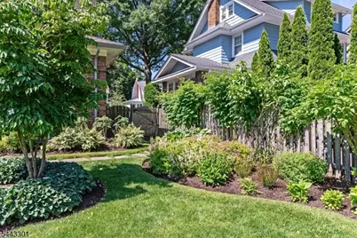 11 Windsor Pl, Montclair, NJ 07043 - Photo 36