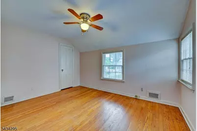 328 Plymouth Rd, Union Township, NJ 07083 - Photo 22