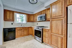 328 Plymouth Rd, Union Township, NJ 07083 - Photo 14