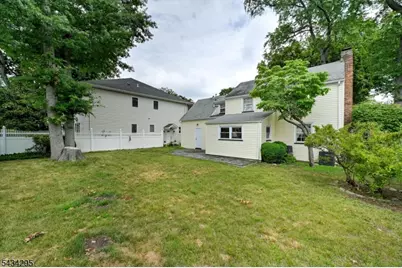 328 Plymouth Rd, Union Township, NJ 07083 - Photo 30