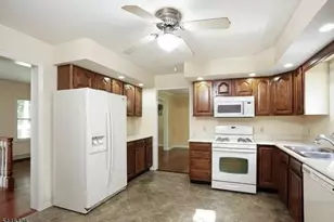 66 Maple St, Watchung, NJ 07069 - Photo 8