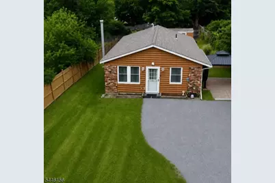 18 Prince St, Hamburg, NJ 07419 - Photo 1