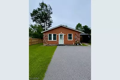 18 Prince St, Hamburg, NJ 07419 - Photo 2